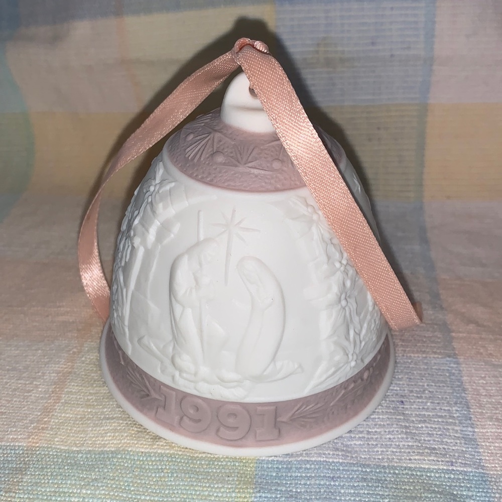 Vintage 1991 Lladro Porcelain Christmas Ornament